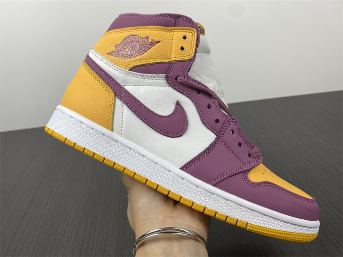 Air Jordan 1 High OG “Brotherhood” 555088-706