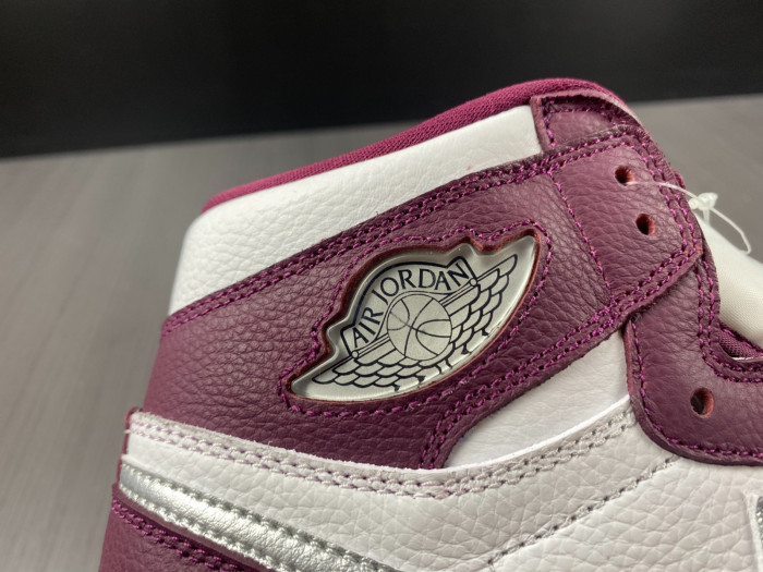 Air Jordan 1 High OG “Bordeaux” 555088-611