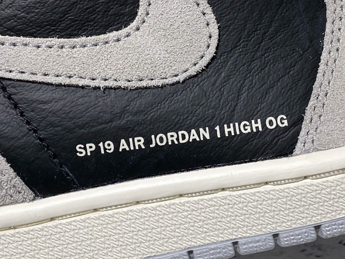 Air Jordan 1 Retro High OG “Neutral Grey” 555088-018