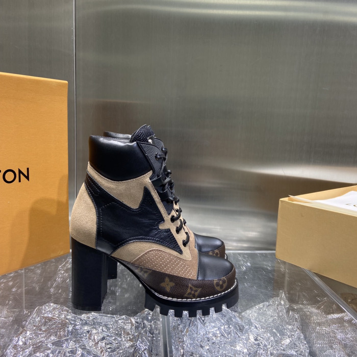 LOUS VUITO BROWN STAR TRAIL ANKLE BOOTS