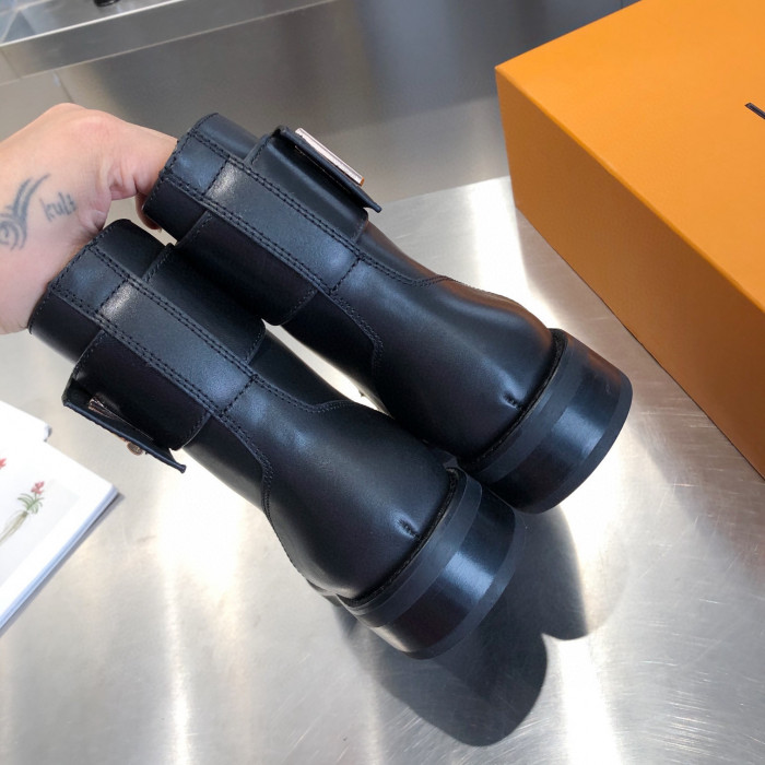 LOUS VUITO WONDERLAND FLAT RANGER BOOTS