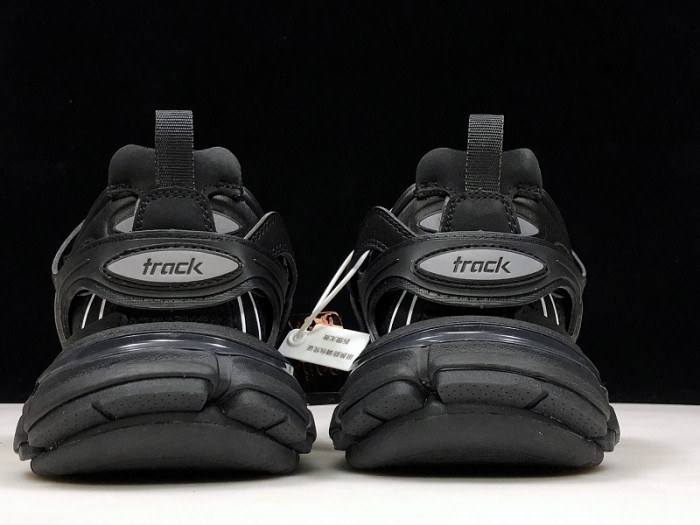 BLCG TRACK TRAINER ‘TRIPLE BLACK’ 542023 W1GB1 1000